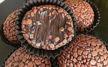 Συνταγή για νηστίσιμα σοκολατάκια με μπισκότο