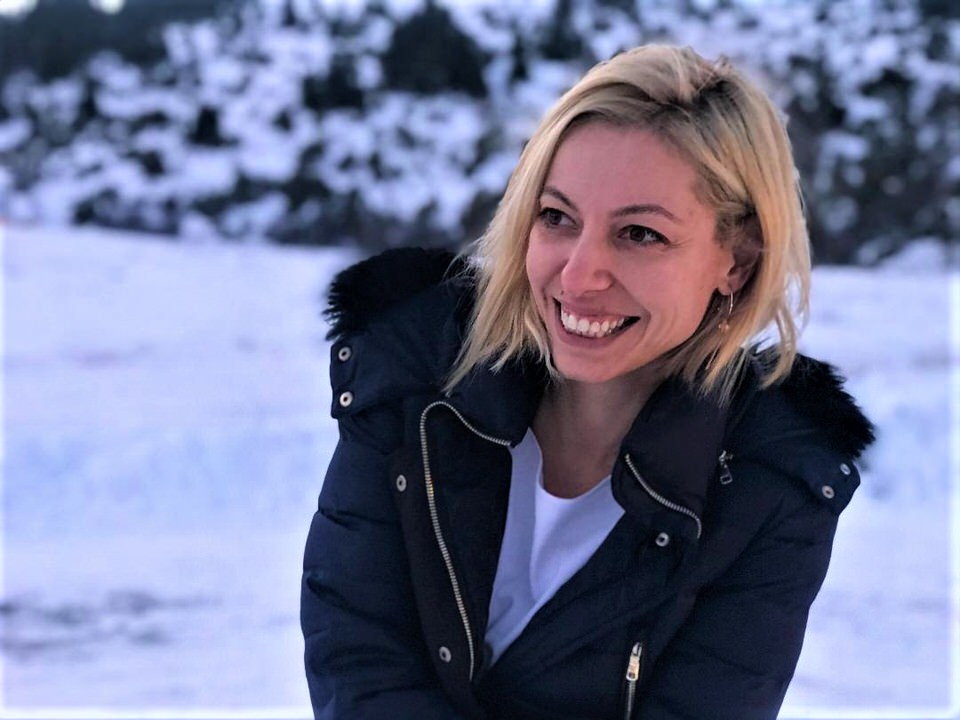 Η Μαρκέλλα Σαράιχα σε ταξιδεύει στο χιονοδρομικό κέντρου Μαινάλου