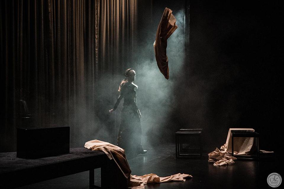 Η Έντα Γκάμπλερ του Henrik Ibsen παρουσιάζεται στο θέατρο ΑΛΜΑ