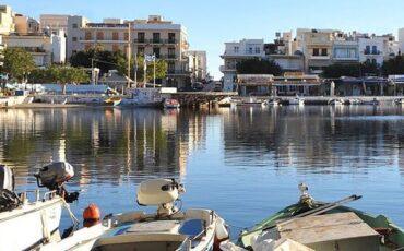 Άγιος Νικόλαος: Ταξίδι στον γραφικό οικισμό της Κρήτης