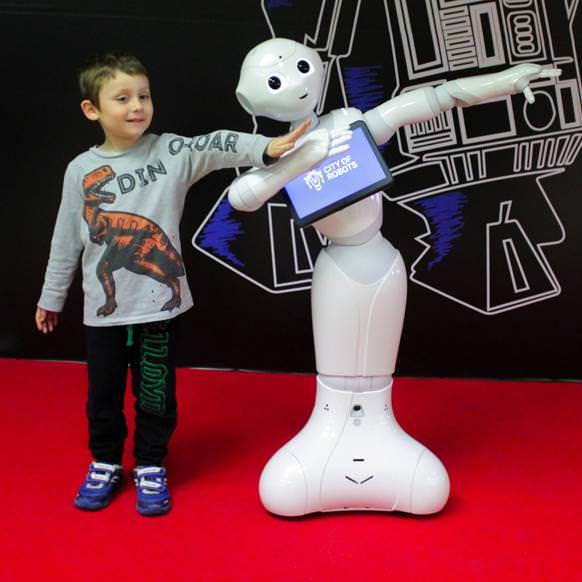 Το Κέντρο Πολιτισμού «Ελληνικός Κόσμος» ξανά ανοιχτό για το κοινό με τη μεγαλύτερη έκθεση της Ευρώπης «City of Robots»