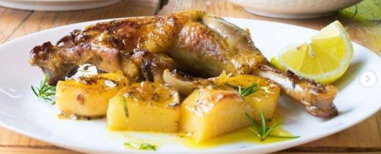 Συνταγή για κοτόπουλο λεμονάτο στην κατσαρόλα