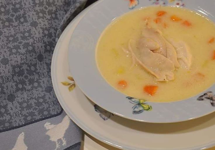 Συνταγή για την πιο εύκολη και θρεπτική κοτόσουπα!