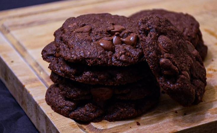 Συνταγή για τα πιο νόστιμα σοκολατένια τραγανά μπισκότα!