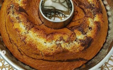 Συνταγή για το κλασικό "μαμαδίστικο" κέικ με κακάο και βανίλια