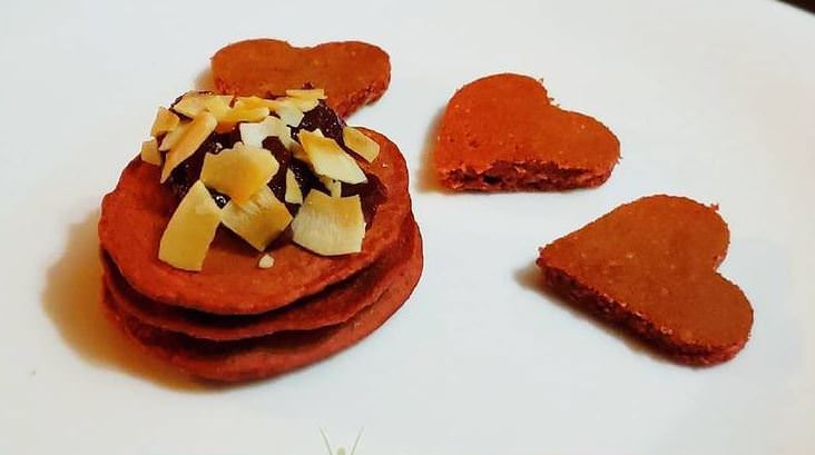 Pancakes σε σχήμα καρδιάς: Μία υπέροχη συνταγή για την Γιορτή του Αγίου Βαλεντίνου