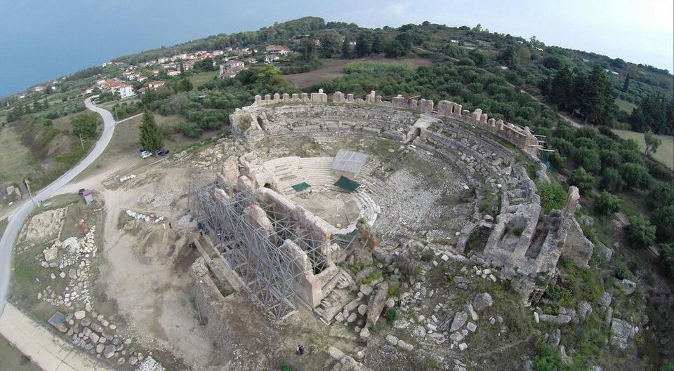 Παραμερίζοντας το πέπλο του χρόνου: Ρωμαϊκό θέατρο Νικόπολης από το Megaron Online