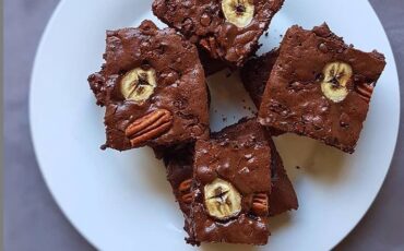 Συνταγή για νηστίσιμα σοκολατένια brownies με μπανάνα