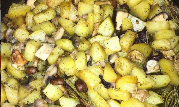 Νηστίσιμη συνταγή για πατάτες φούρνου με μανιτάρια