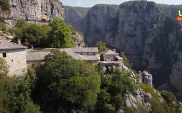 Μονοδένδρι-Αγία Παρασκευή: Το πιο επικίνδυνο μονοπάτι της Ελλάδας από ψηλά (video)
