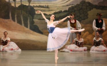 Το θέατρο Μαριίνσκι παρουσιάζει το αριστούργημα του κλασικού μπαλέτου την Ζιζέλ στο Christmas Theater online