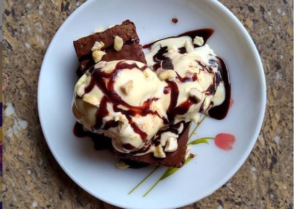 Παγωτό με brownies: Η απόλυτη καλοκαιρινή συνταγή