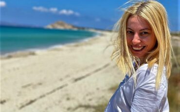 Καστράκι Νάξου: Η παραλία των 3 χιλιομέτρων με τους σπάνιους σκιερούς κέδρους