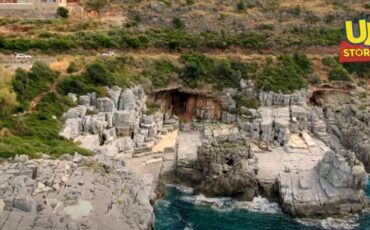 Καταφύγι: Η πιο άγρια παραλία της Ελλάδας από ψηλά!