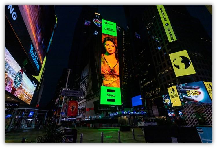 Έλενα Παπαρίζου: Μπήκε σε Billboard στην Times Square - Νέα διεθνής διάκριση για τη "number one"!