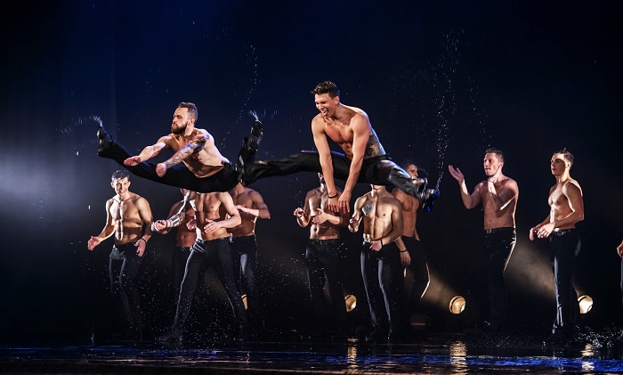Ο Χορός στην Βροχή επιστρέφει στην Αθήνα στο Christmas Theater