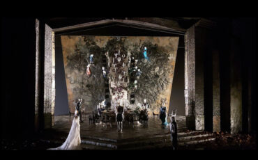 Η Μήδεια του Κερουμπίνι είναι η πρώτη συμπαραγωγή της Εθνικής Λυρικής Σκηνής με την Μετροπόλιταν Όπερα της Νέας Υόρκης