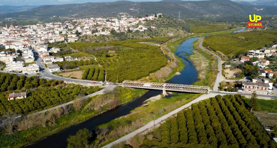Απίστευτο κι όμως Ελληνικό! Η απαγορευμένη εδώ και 21 χρόνια σάπια γέφυρα του Ευρώτα από ψηλά