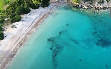 Χλιδή: Για μπάνιο κοντά στο ακριβότερο σπίτι της Ελλάδας, την λευκή παραλία και το «ιδιωτικό» νησί