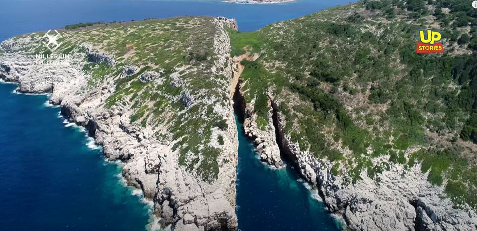 Νήσος..; Αιώνιο κυνήγι θησαυρού ή μεταφυσικά μηνύματα; Το πιο μυστηριώδες νησί της Ελλάδας!