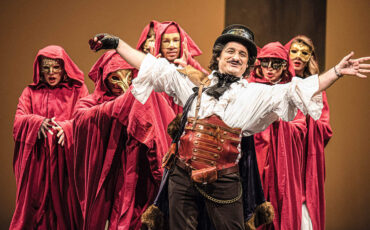 «Ο Κουρέας της Σεβίλλης» επιστρέφει στο θέατρο ΑΚΡΟΠΟΛ για δεύτερη χρονιά