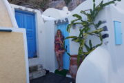 Εμπορειό: Το travelgirl.gr σε ξεναγεί στο μεγαλύτερο χωριό της Σαντορίνης