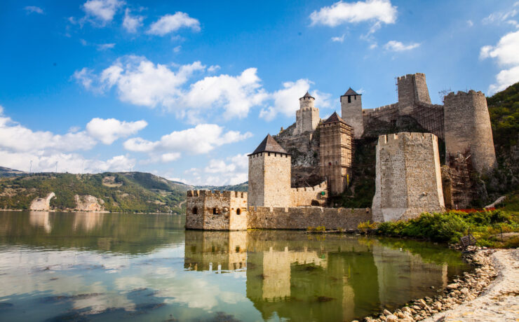Golubac Fortress: Ένα εκπληκτικό κάστρο στις όχθες του Δούναβη που ελάχιστοι γνωρίζουν