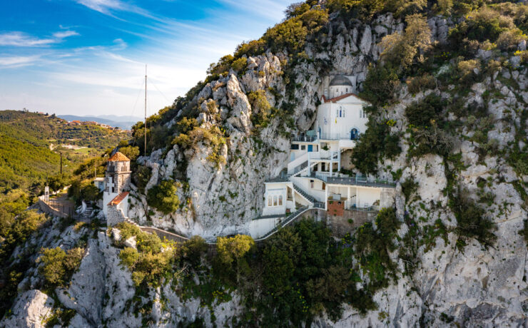 Σμέρνα: Το travelgirl.gr σε ξεναγεί σε ένα από τα ωραιότερα ορεινά χωριά της Ελλάδας