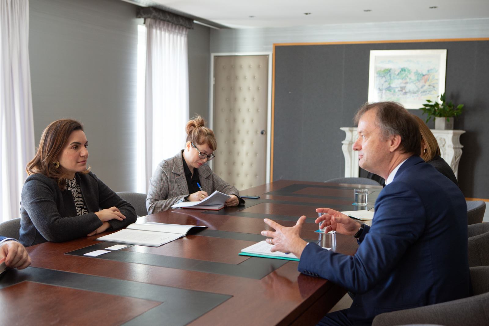 Συναντήσεις της Όλγας Κεφαλογιάννης με τον Πρέσβη της Ελβετίας και την Πρέσβη της Αλβανίας