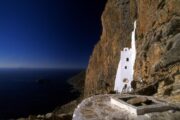 Παναγία Χοζοβιώτισσα: Το travelgirl.gr σου παρουσιάζει το πιο σημαντικό και όμορφο μοναστήρι του Αιγαίου